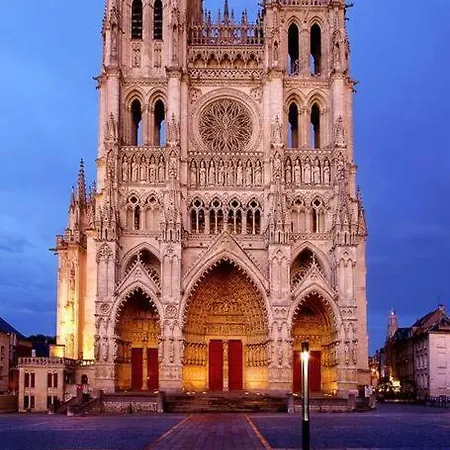 Appartement Spacieux Hyper Centre Ville Proximite Immediate Cathedrale, Musee De Picardie, Coliseum Amiens Exterior foto